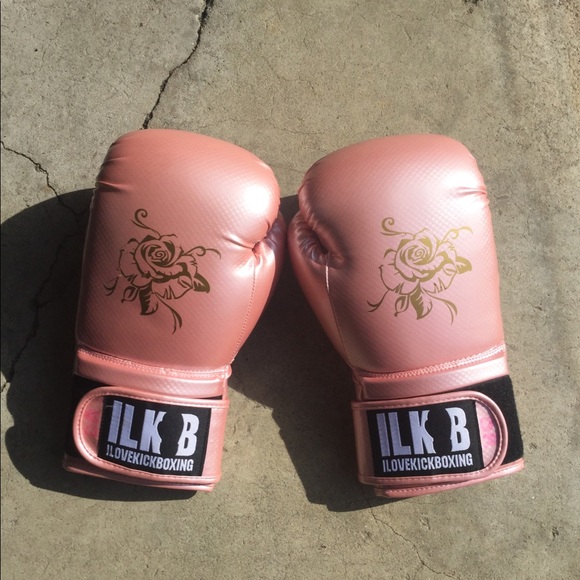 carbon strike boxing gloves